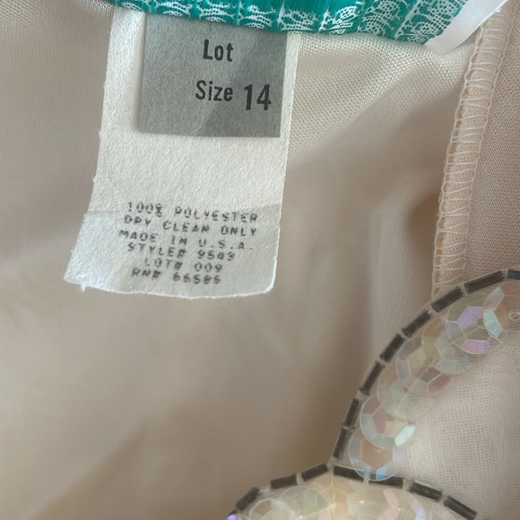 Vintage Filigree Ivory White Ruched Drape Glam Rock Dynasty Dress size 14 - Picture 6 of 8